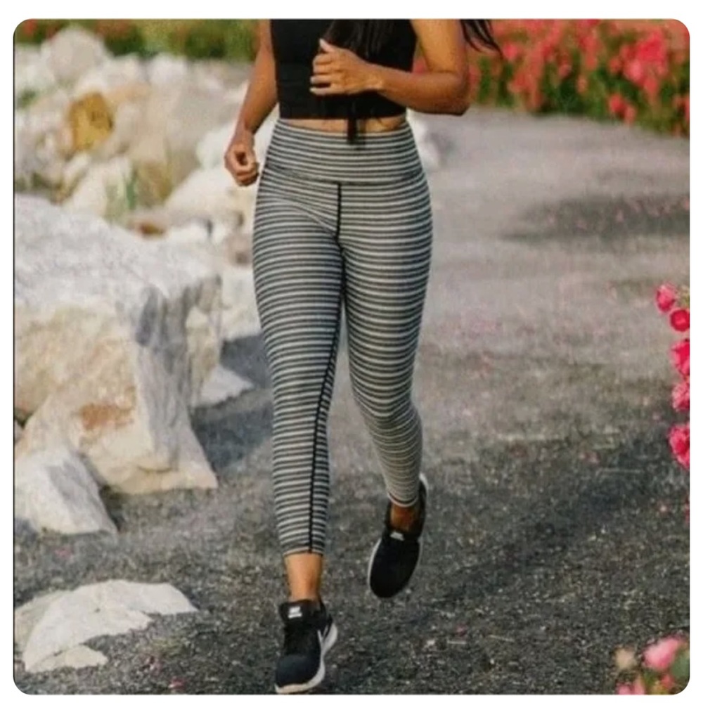ZYIA Active Black Aztec Adrenaline 7/8 24" Leggings Size 12